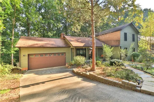 9307 Raintree LN, Charlotte, NC 28277
