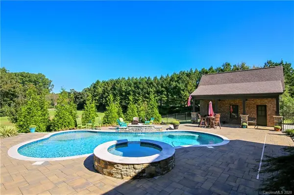 1624 Pearlstone LN, Matthews, NC 28104