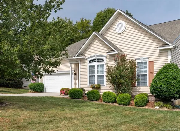 1041 Pepperwood PL, Lake Wylie, SC 29710