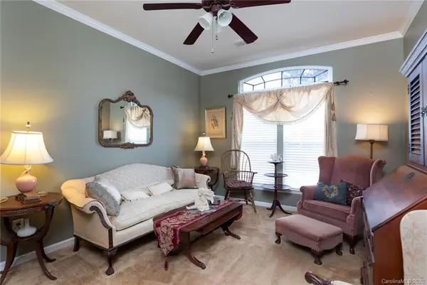 1041 Pepperwood PL, Lake Wylie, SC 29710