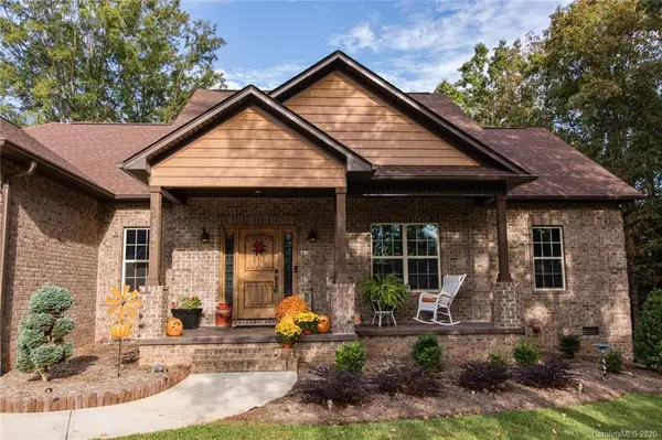 522 29th Avenue DR NW, Hickory, NC 28601