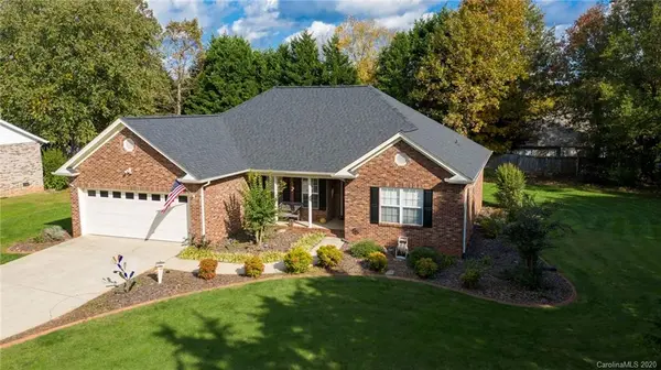 2405 Hounds WAY, Hickory, NC 28601