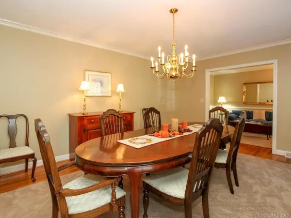 1419 Redcoat DR, Charlotte, NC 28211