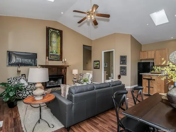 7608 Cedarbrook DR, Charlotte, NC 28215