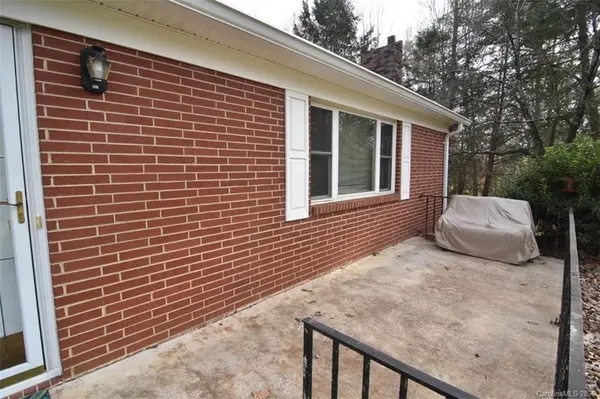 103 3rd ST SE, Hildebran, NC 28637