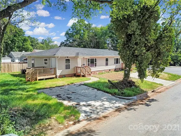 668 Bradford DR, Charlotte, NC 28208