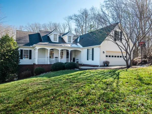 309 Scarlet Tanager CT, Arden, NC 28704