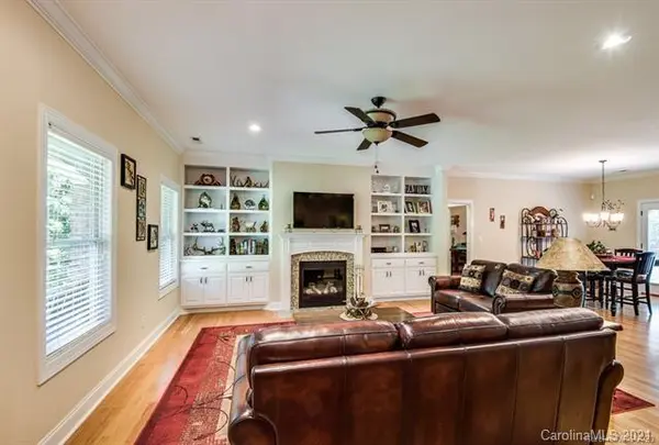 2560 10th Street CT NE, Hickory, NC 28601