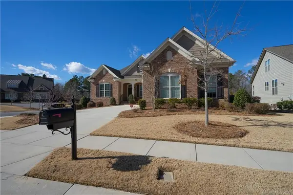 16834 Coves Edge LN, Charlotte, NC 28278