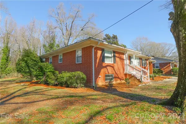 1403 Debbie ST, Kannapolis, NC 28083
