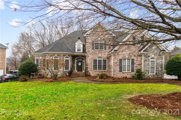 8925 Vickery LN, Harrisburg, NC 28075