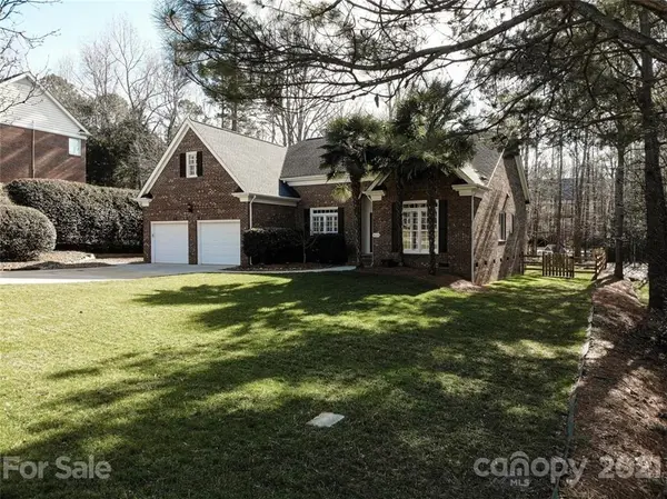 8128 Sealey CT, Charlotte, NC 28277