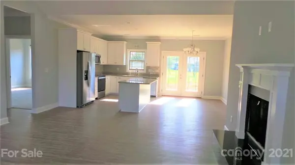 1753 Woodridge CIR, Hickory, NC 28602