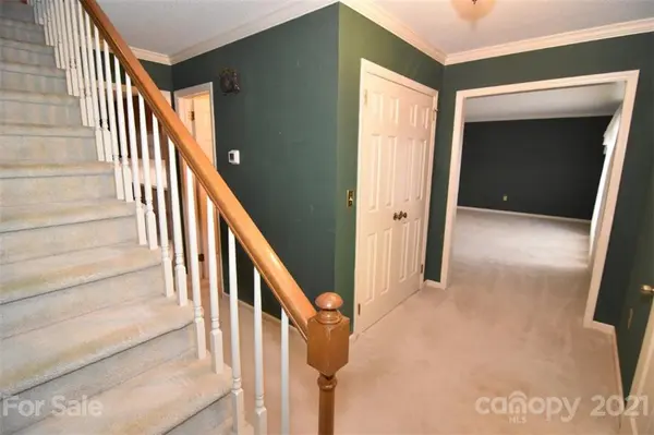 3720 6th ST NE, Hickory, NC 28601