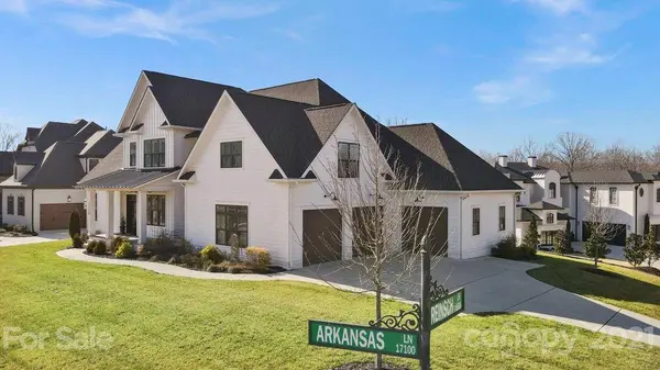 17125 Arkansas LN, Davidson, NC 28036
