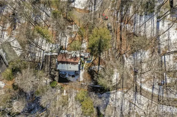 32 Fiddlers CV, Waynesville, NC 28785