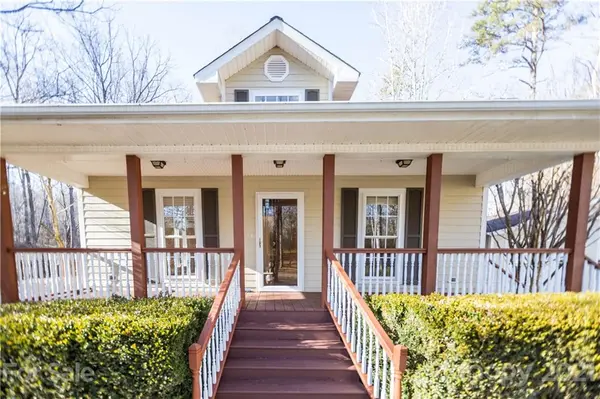 2839 Sulphur Springs RD, Hiddenite, NC 28636
