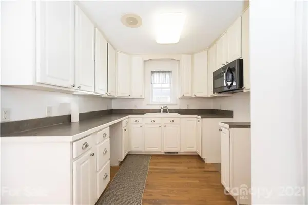 2839 Sulphur Springs RD, Hiddenite, NC 28636