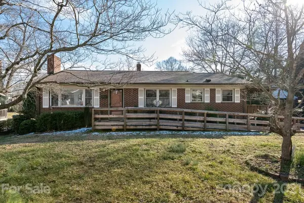 125 W 6th ST, Newton, NC 28658