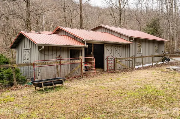3687 US Highway 176 HWY, Tryon, NC 28782