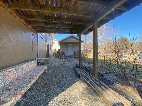 29 Pressley RD, Asheville, NC 28805