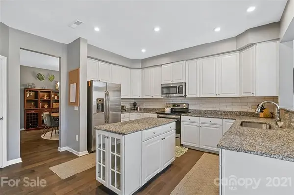 1114 Piedmont Park DR, Charlotte, NC 28217