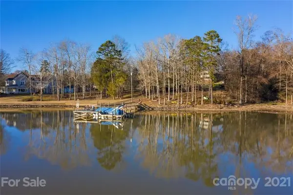335 Carroll CV, Lake Wylie, SC 29710