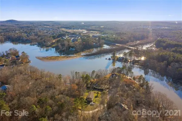 335 Carroll CV, Lake Wylie, SC 29710
