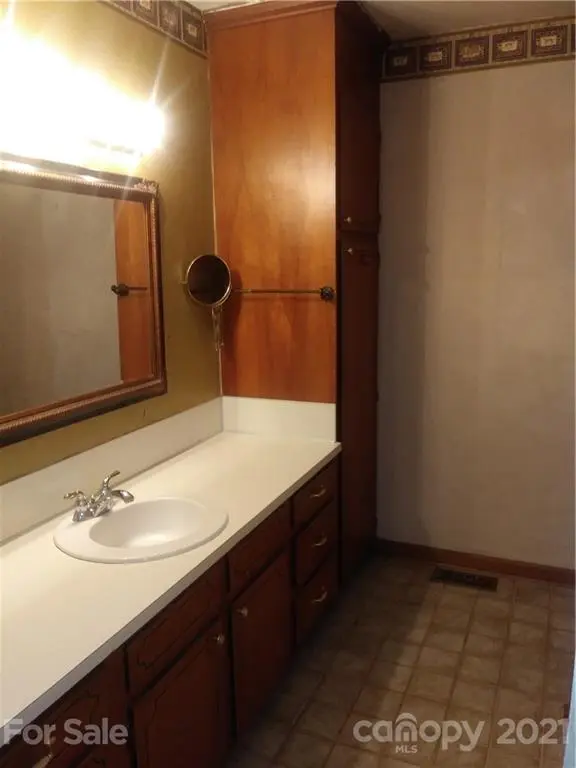1330 5th ST NE #172, Hickory, NC 28601