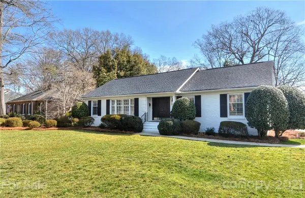 5523 Sharon RD, Charlotte, NC 28210