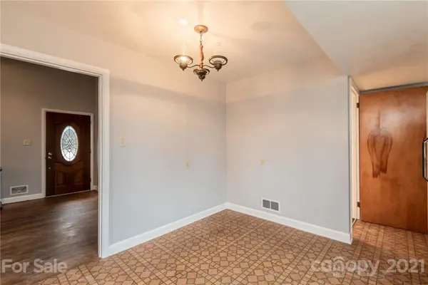 1824 30th ST NE, Hickory, NC 28601