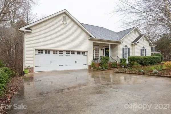 12036 Spinnaker DR, Tega Cay, SC 29708