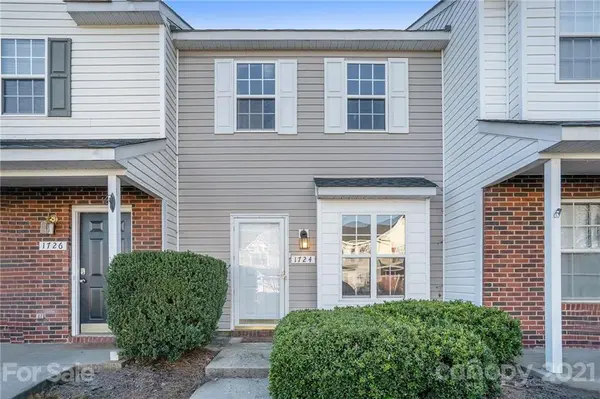 1724 Forest Side LN, Charlotte, NC 28213