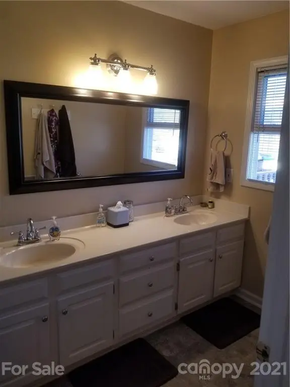 2081 Hermit TRL, Newton, NC 28658
