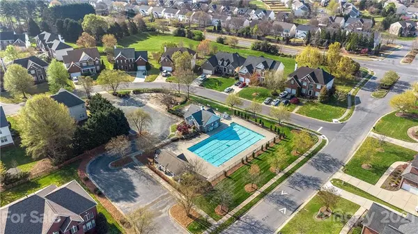 2103 Chipstone RD, Charlotte, NC 28262