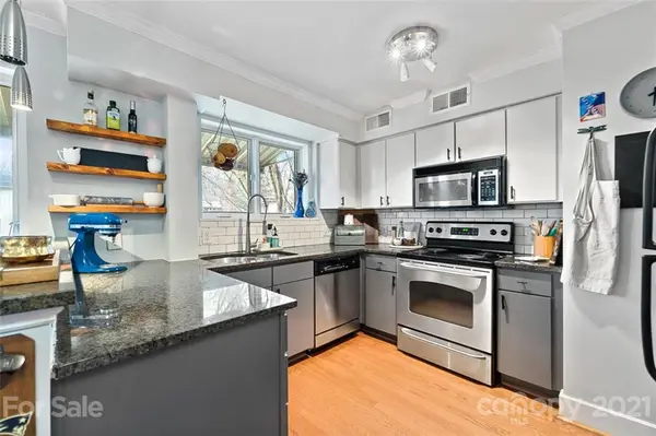 227 Dotger AVE, Charlotte, NC 28207