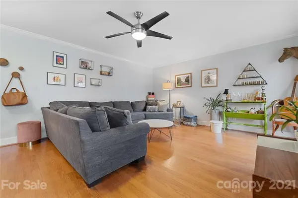 227 Dotger AVE, Charlotte, NC 28207