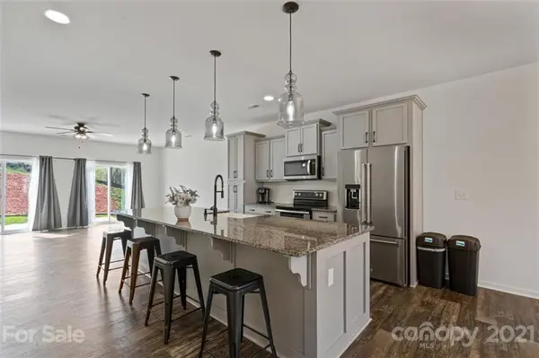 5065 Thomasville DR, Belmont, NC 28012