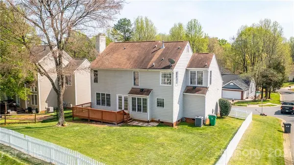 9948 Davis Lake Pkwy, Charlotte, NC 28269