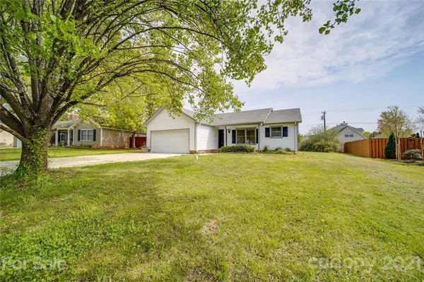 4040 Coopersdale RD, Charlotte, NC 28273