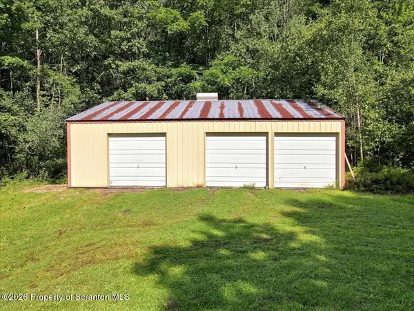 508 Canaan RD, Waymart, PA 18472