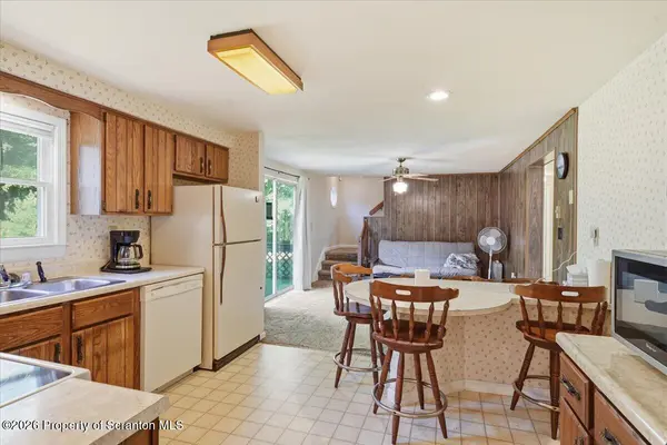 508 Canaan RD, Waymart, PA 18472