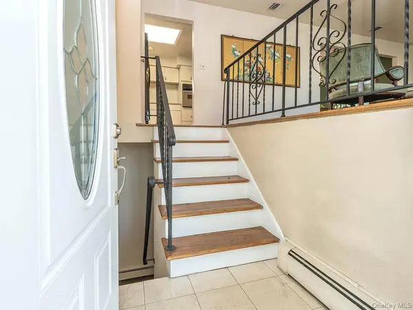 12 3rd AVE, Port Washington, NY 11050
