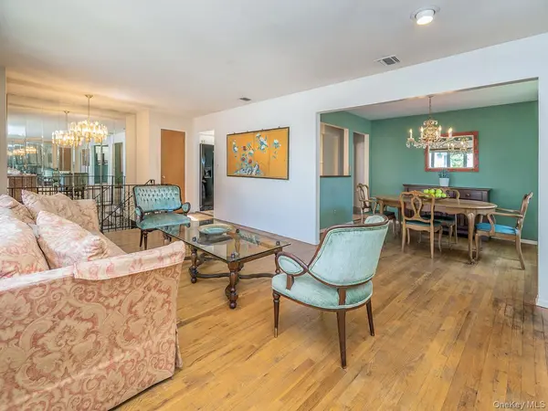 12 3rd AVE, Port Washington, NY 11050