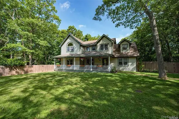 15 Hillcrest AVE, Port Jefferson, NY 11777