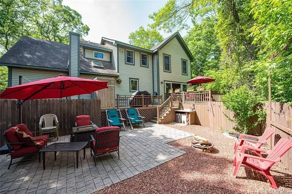 15 Hillcrest AVE, Port Jefferson, NY 11777