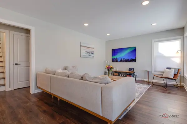 1011 N HADDOW AVE, Arlington Heights, IL 60004