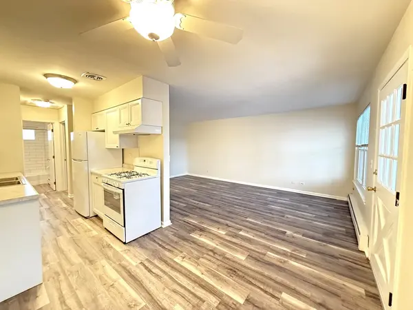 575 Berry AVE #2E, Grayslake, IL 60030