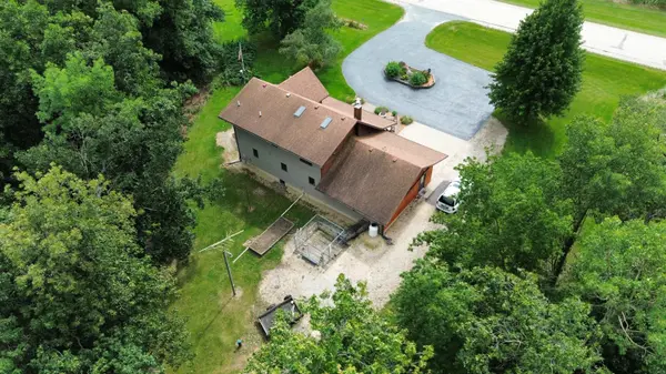 11757 Apple Road, Postville, IA 52162