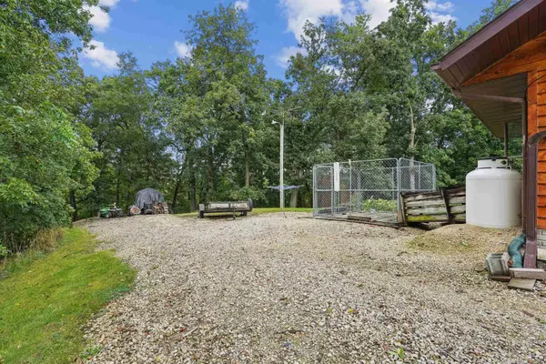 11757 Apple Road, Postville, IA 52162